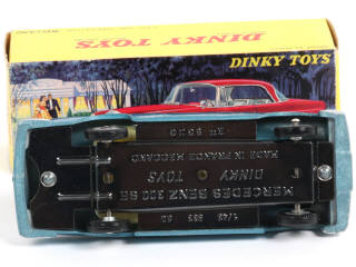 Lot 310 - DINKY TOYS (FRANCE) (1)