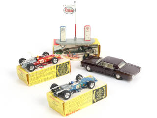 Lot 362 - DINKY TOYS (FRANCE) (4)