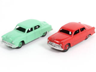 Lot 400 - DINKY TOYS (GB) (2)