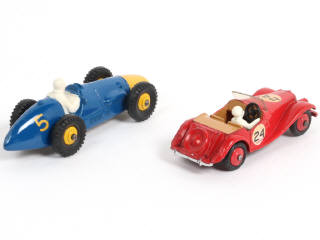 Lot 404 - DINKY TOYS (GB) (2)