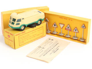 Lot 345 - DINKY TOYS (FRANCE) (2)