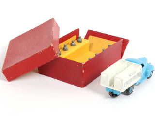 Lot 303 - DINKY TOYS (FRANCE) (1)