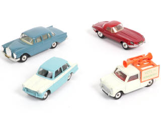 Lot 418 - DINKY TOYS (GB) (4)