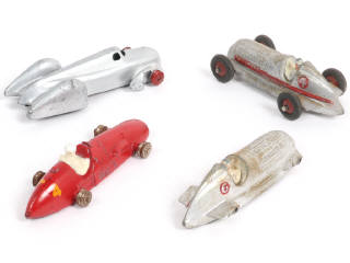 Lot 366 - DINKY TOYS (FRANCE) (4)