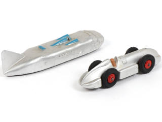 Lot 401 - DINKY TOYS (GB) (2)