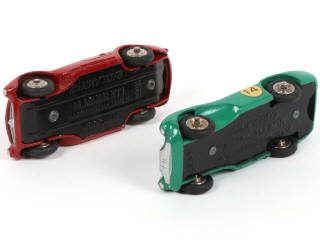 Lot 322 - DINKY TOYS (FRANCE) (2)