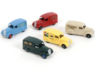 Lot 421 - DINKY TOYS (GB) (5)