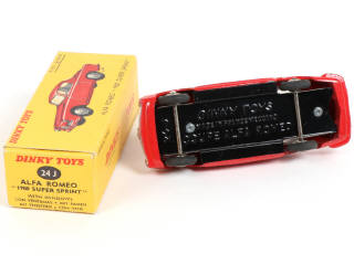 Lot 262 - DINKY TOYS (FRANCE) (1)