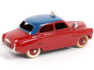 Lot 251 - DINKY TOYS (FRANCE) (1)