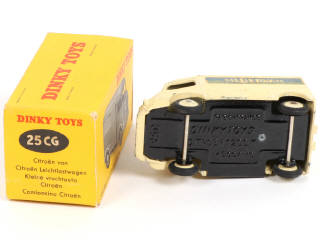 Lot 270 - DINKY TOYS (FRANCE) (1)