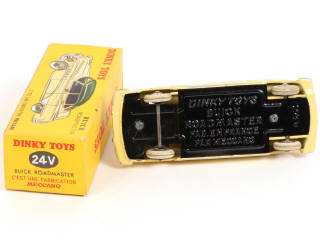 Lot 266 - DINKY TOYS (FRANCE) (1)