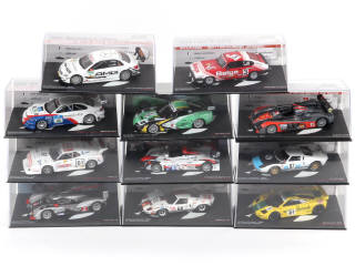 Lot 92 - DIVERS (11)