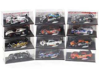 Lot 99 - DIVERS (12)