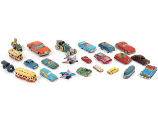 Lot 57 - DIVERS (23)