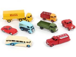Lot 459 - DINKY TOYS (8)