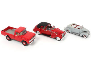 Lot 258 - ROAD SIGNATURE (CHINE) (3)