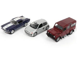 Lot 252 - UNIVERSAL HOBBIES (3)