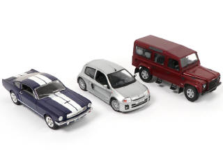 Lot 252 - UNIVERSAL HOBBIES (3)