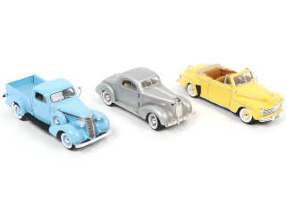 Lot 260 - ROAD SIGNATURE (CHINE) (3)