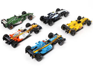 Lot 133 - DIVERS (5)