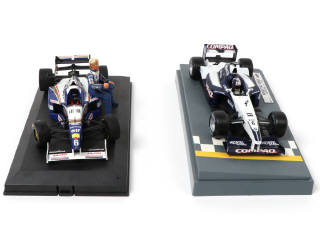 Lot 45 - DIVERS (2)