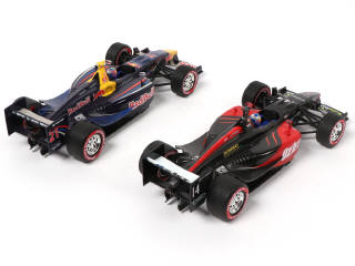 Lot 19 - GREENLIGHT COLLECTIBLES (2)