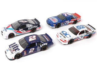 Lot 188 - DIVERS (4)