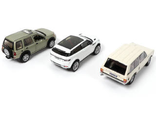 Lot 270 - DIVERS (3)