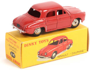 Lot 303 - DINKY TOYS (FRANCE) (1)