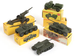 Lot 321 - DINKY TOYS (FRANCE) (4)