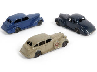 Lot 283 - DINKY TOYS (GB) (3)