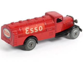 Lot 301 - DINKY TOYS (FRANCE) (1)