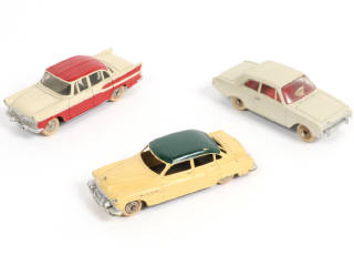 Lot 332 - DINKY TOYS (FRANCE) (3)