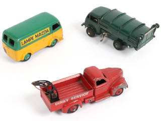 Lot 288 - DINKY TOYS (GB) (3)