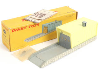 Lot 313 - DINKY TOYS (FRANCE) (1)