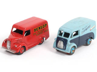 Lot 271 - DINKY TOYS (GB) (2)