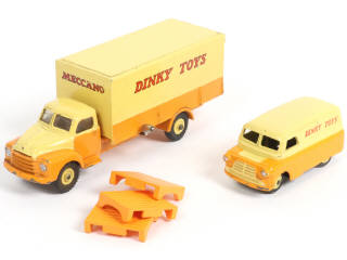 Lot 276 - DINKY TOYS (GB) (2)