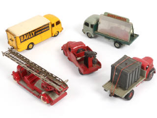 Lot 354 - DINKY TOYS (FRANCE) (5)