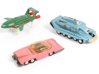 Lot 285 - DINKY TOYS (GB) (3)