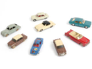 Lot 359 - DINKY TOYS (FRANCE) (8)