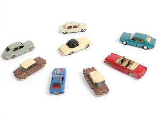 Lot 359 - DINKY TOYS (FRANCE) (8)