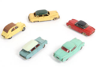 Lot 350 - DINKY TOYS (FRANCE) (5)