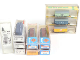 Lot 74 - DIVERS 'N' (11)