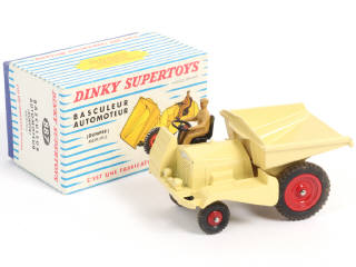 Lot 311 - DINKY TOYS (FRANCE) (1)