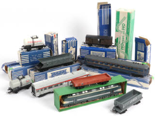 Lot 17 - HORNBY 'HO' (12)