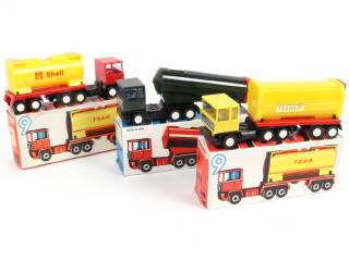 Lot 135 - DIVERS (RDA) (3)