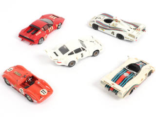 Lot 201 - DIVERS (5)