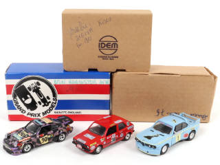 Lot 235 - DIVERS (3)