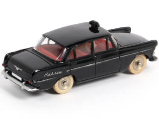 Lot 319 - DINKY TOYS (FRANCE) (1)