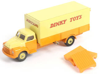 Lot 300 - DINKY TOYS (GB) (1)